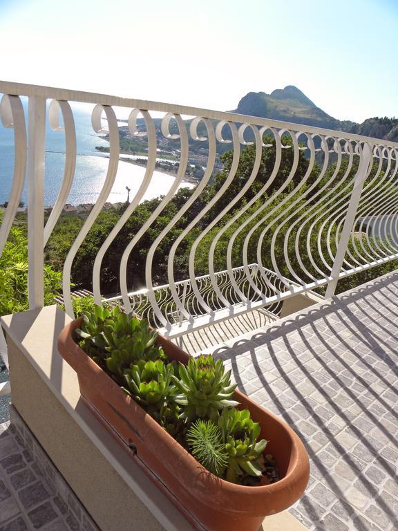 Holiday Home Figa Omiš Zimmer foto
